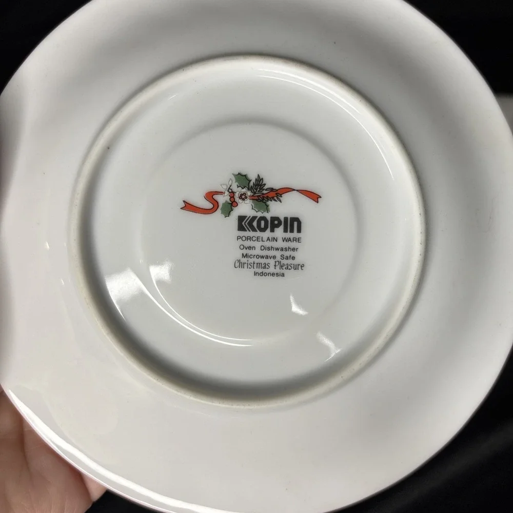 Kopin Christmas Pleasure Scalloped Saucer Set‎ of 4